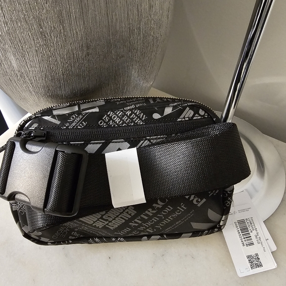 NWT Lululemon "Manifesto Print" Everyday Belt Bag - Picture 3 of 4